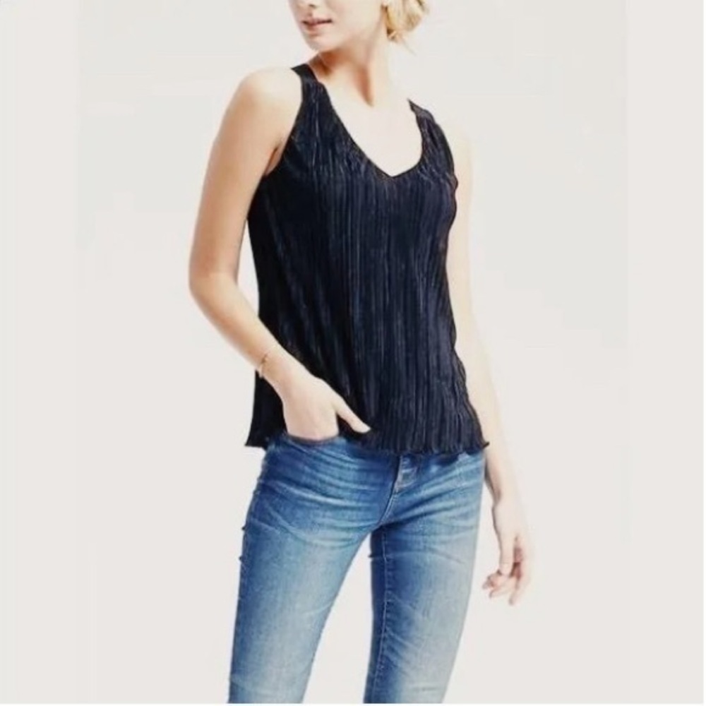 Banana Republic Black Sleeveless Pleated V Neck Top Size Large